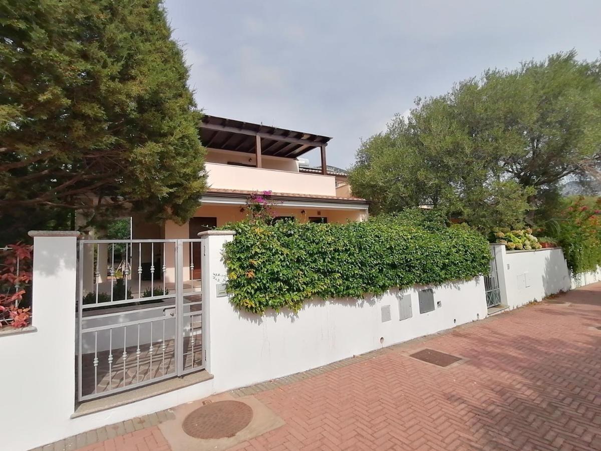 Casa Vacanze Villa Rosa Cala Gonone Zewnętrze zdjęcie